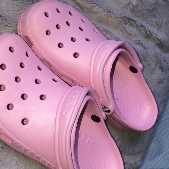 mens flamingo crocs